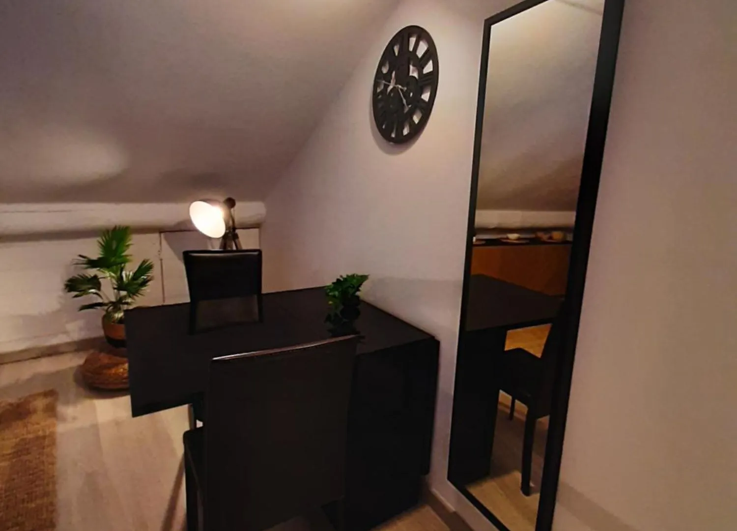 Un Nid Sur Les Toits Avec Terrasse Apartment Apt 0*,  France